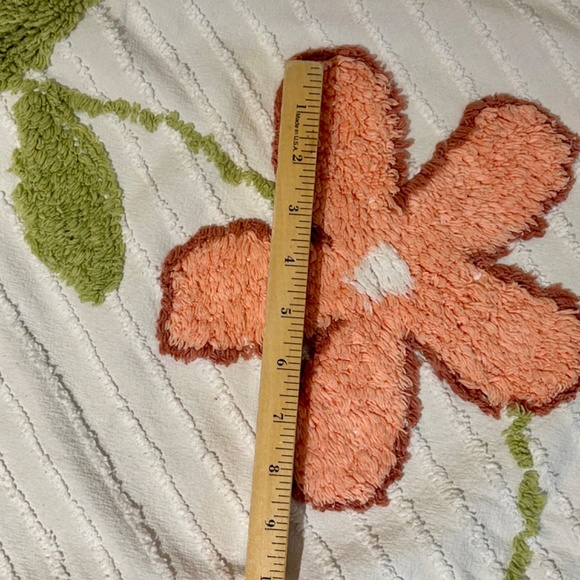 Vintage Chenille Bedspread Fluffy Flowers Vines 106" x 1 15" Blanket Excellent - Picture 5 of 6